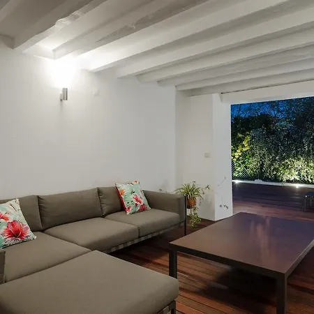 Riverwindows בית נופש *